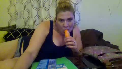 Snapshot of mandilube39 chatting on June 2026 10:28:02 AM mindy22 online show from June 2026 10:28:02 AM