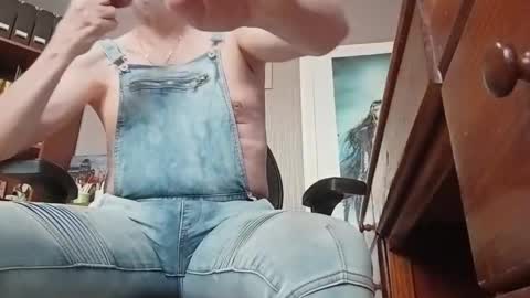 Snapshot of mandrawhore chatting on October 2025 12:18:02 PM mandrawhore online show from October 2025 12:18:02 PM