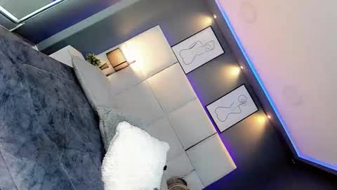 manellyksparklee online show from December 2025 12:43:01 PM
