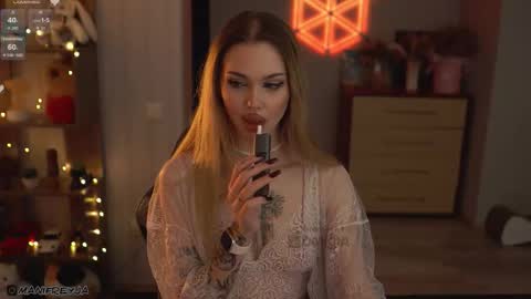 Amelie online show from October 2025 11:33:01 PM