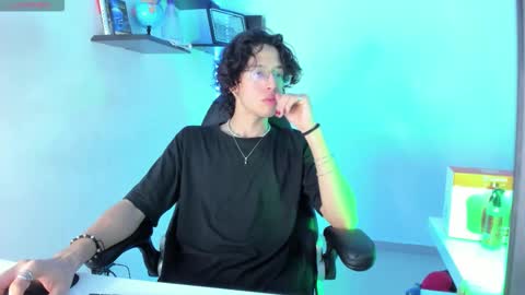 Manuel online show from October 2025 02:45:02 AM