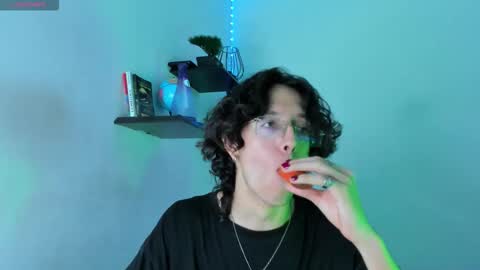 Manuel online show from October 2025 03:10:02 AM