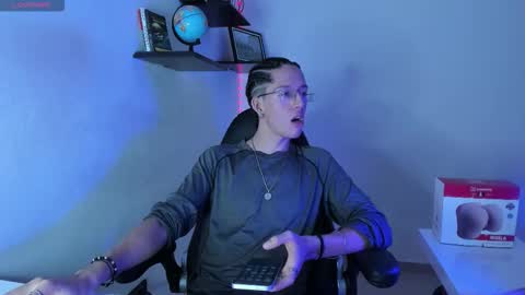 Manuel online show from November 2025 01:48:02 AM