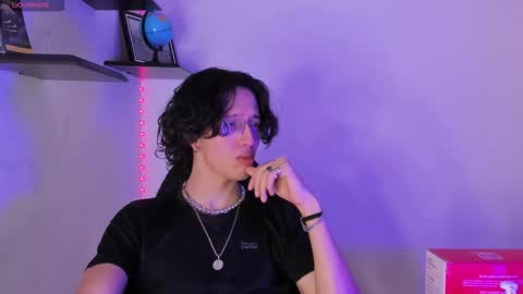 Manuel online show from November 2025 03:37:02 AM