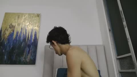 Manuel online show from May 2026 12:50:01 AM