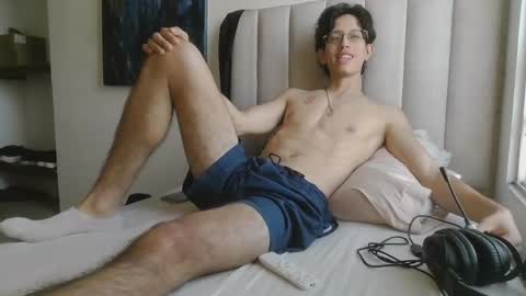 Manuel online show from May 2026 09:53:02 PM