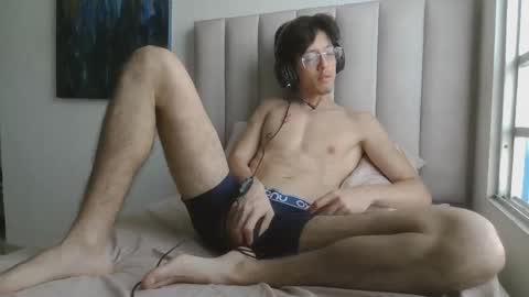 Manuel online show from May 2026 09:01:02 PM