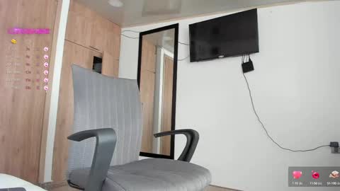 manucute 23  online show from February 2025 05:39:01 PM