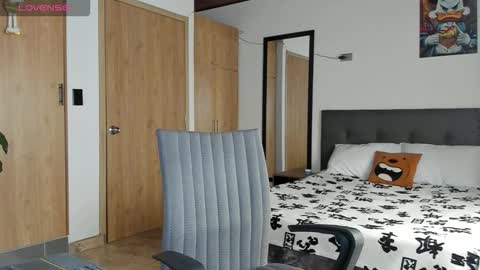 manucute 23  online show from December 2025 08:04:02 PM