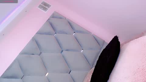 Manuela Kingsley online show from December 2024 05:26:02 PM