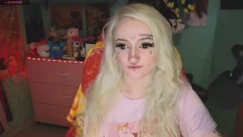 Snapshot of manuela_unicorn chatting on July 2026 03:45:02 PM Manuela online show from July 2026 03:45:02 PM