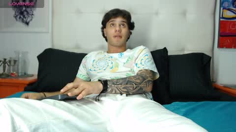 Manuel online show from April 2026 05:18:02 AM