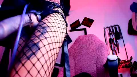 manuevans10 online show from October 2025 09:37:01 PM