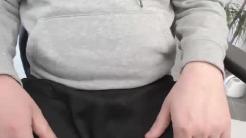 manuherb84 online show from November 2025 09:40:01 AM