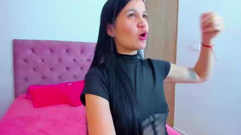 Mara hanson  online show from September 2025 09:48:02 PM