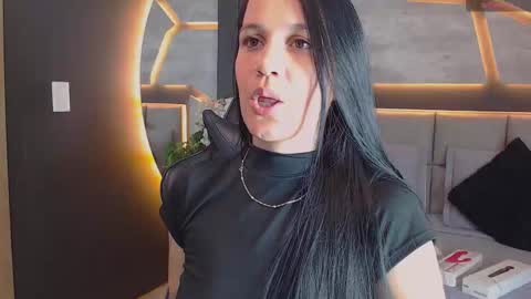 Mara Hanson online show from December 2025 02:35:02 PM