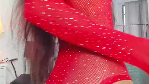 Snapshot of maraiah_petit chatting on October 2025 12:48:02 PM Mara online show from October 2025 12:48:02 PM