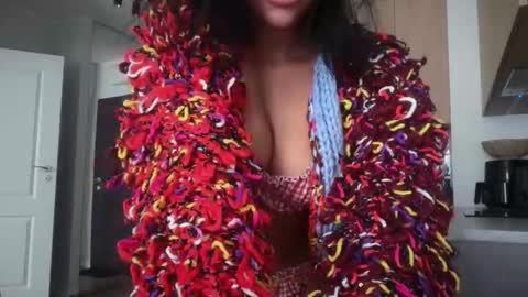 Snapshot of marakuia054 chatting on November 2025 09:18:02 AM Marakuia online show from November 2025 09:18:02 AM