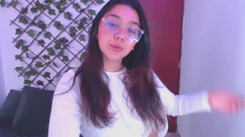 Snapshot of marce_bunny chatting on November 2025 05:33:01 PM Marcela online show from November 2025 05:33:01 PM