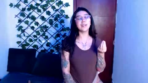 Snapshot of marce_bunny chatting on December 2025 01:36:01 AM Marcela online show from December 2025 01:36:01 AM