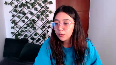 Snapshot of marce_bunny chatting on December 2025 03:41:01 PM Marcela online show from December 2025 03:41:01 PM