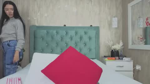 Marcela online show from November 2025 07:35:02 PM