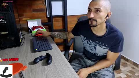 Marck  Independent model  online show from December 2025 02:17:01 AM