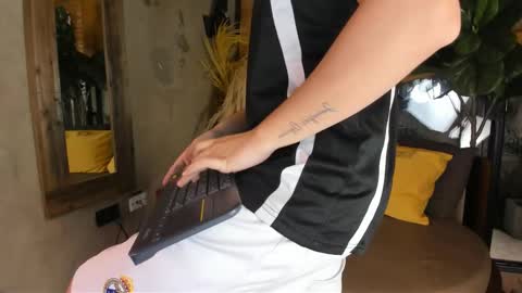 marcovitto online show from November 2025 07:45:02 PM