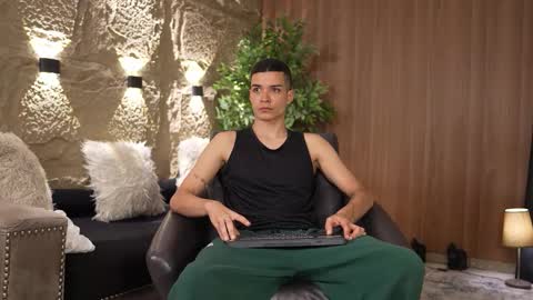 Snapshot of marcoyethan chatting on September 2025 02:48:01 AM Marco and Ethan online show from September 2025 02:48:01 AM