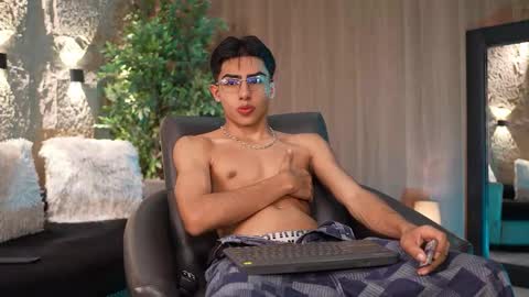 Snapshot of marcoyethan chatting on November 2025 07:48:02 PM Marco and Ethan online show from November 2025 07:48:02 PM