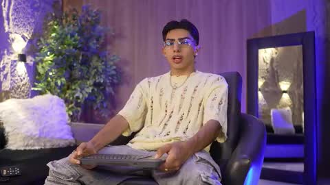 Snapshot of marcoyethan chatting on November 2025 07:12:01 PM Marco and Ethan online show from November 2025 07:12:01 PM