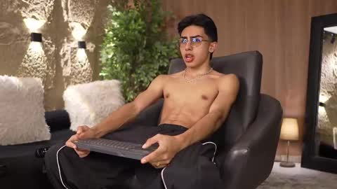 Snapshot of marcoyethan chatting on November 2025 07:18:02 PM Marco and Ethan online show from November 2025 07:18:02 PM