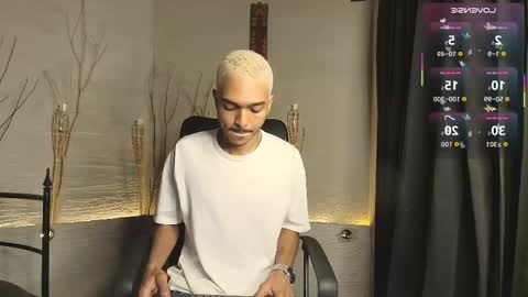 Snapshot of marcusrain_ chatting on October 2025 08:20:01 PM Marcus online show from October 2025 08:20:01 PM