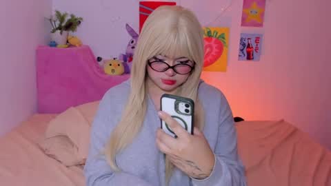 Snapshot of marcy_grey chatting on June 2026 06:44:01 AM danna online show from June 2026 06:44:01 AM
