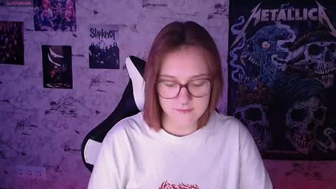 Snapshot of margaret_red chatting on May 2026 06:15:02 PM Margaret online show from May 2026 06:15:02 PM