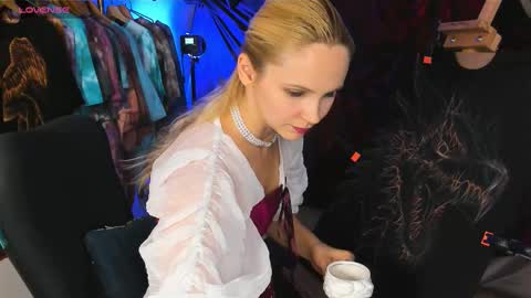 Snapshot of margaux_corsets6641000 chatting on October 2025 01:33:02 PM margaux_corsets6641000 online show from October 2025 01:33:02 PM