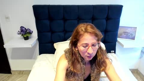 Snapshot of margot_whisper chatting on January 2025 12:14:01 PM Margot online show from January 2025 12:14:01 PM