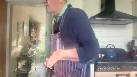 marhea online show from December 2025 12:02:02 PM