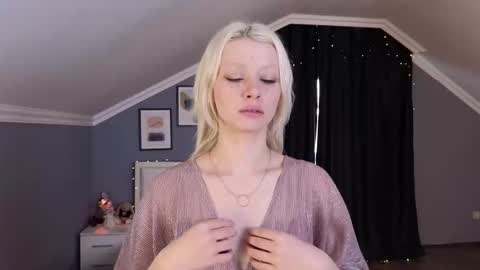 Snapshot of mari_clay chatting on February 2026 10:27:01 AM Milena online show from February 2026 10:27:01 AM