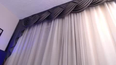 Mari Cruz online show from July 2026 12:22:02 PM