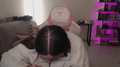 mari moore online show from December 2025 05:40:02 PM