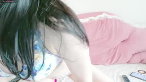 Snapshot of mari_tokyo chatting on April 2026 07:29:01 AM mari_tokyo online show from April 2026 07:29:01 AM
