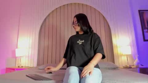 Maria  online show from February 2026 11:39:02 AM