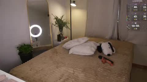 Snapshot of maria_petit chatting on June 2026 01:43:02 AM M. online show from June 2026 01:43:02 AM