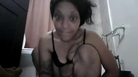 Snapshot of mariah255 chatting on May 2026 09:58:01 AM Mariah online show from May 2026 09:58:01 AM