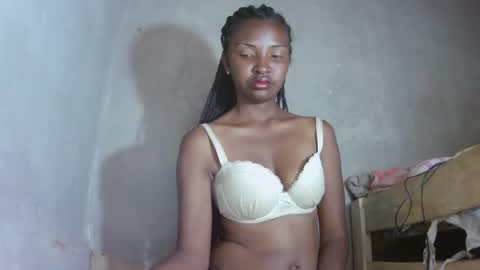 Snapshot of mariah586 chatting on September 2025 03:14:01 PM Maria online show from September 2025 03:14:01 PM