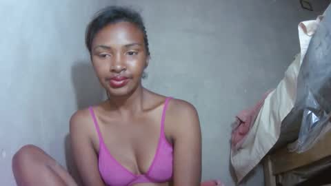 Snapshot of mariah586 chatting on October 2025 11:51:02 PM Maria online show from October 2025 11:51:02 PM