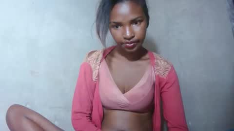 Snapshot of mariah586 chatting on October 2025 11:48:01 PM Maria online show from October 2025 11:48:01 PM