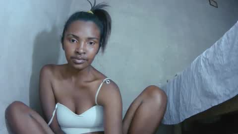 Snapshot of mariah586 chatting on October 2025 05:31:02 PM Maria online show from October 2025 05:31:02 PM