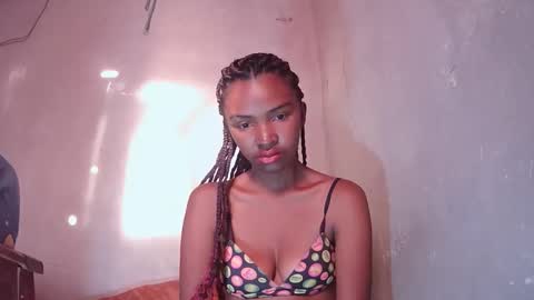 Snapshot of mariah586 chatting on November 2025 02:43:02 AM Maria online show from November 2025 02:43:02 AM